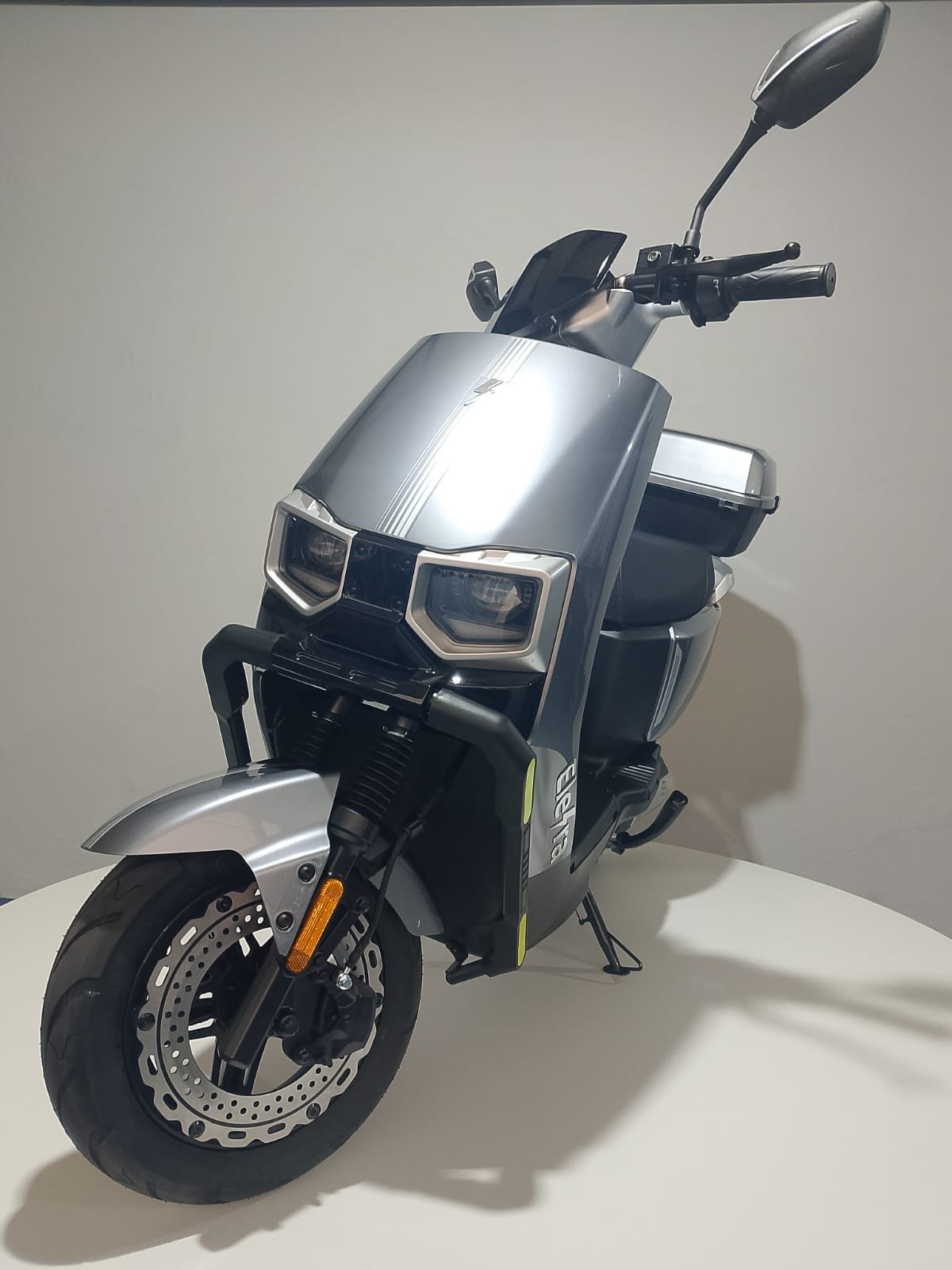 Scooter Elétrica PRO MAX - Cinza - Eletra